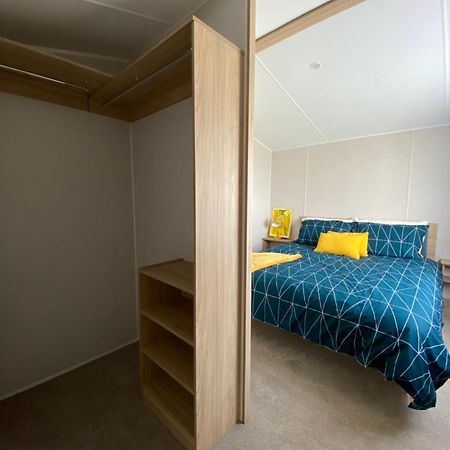 Verbzen Holiday Caravan At St Osyth Beach, Clacton-On-Sea By Verb Holidays Saint Osyth Екстериор снимка