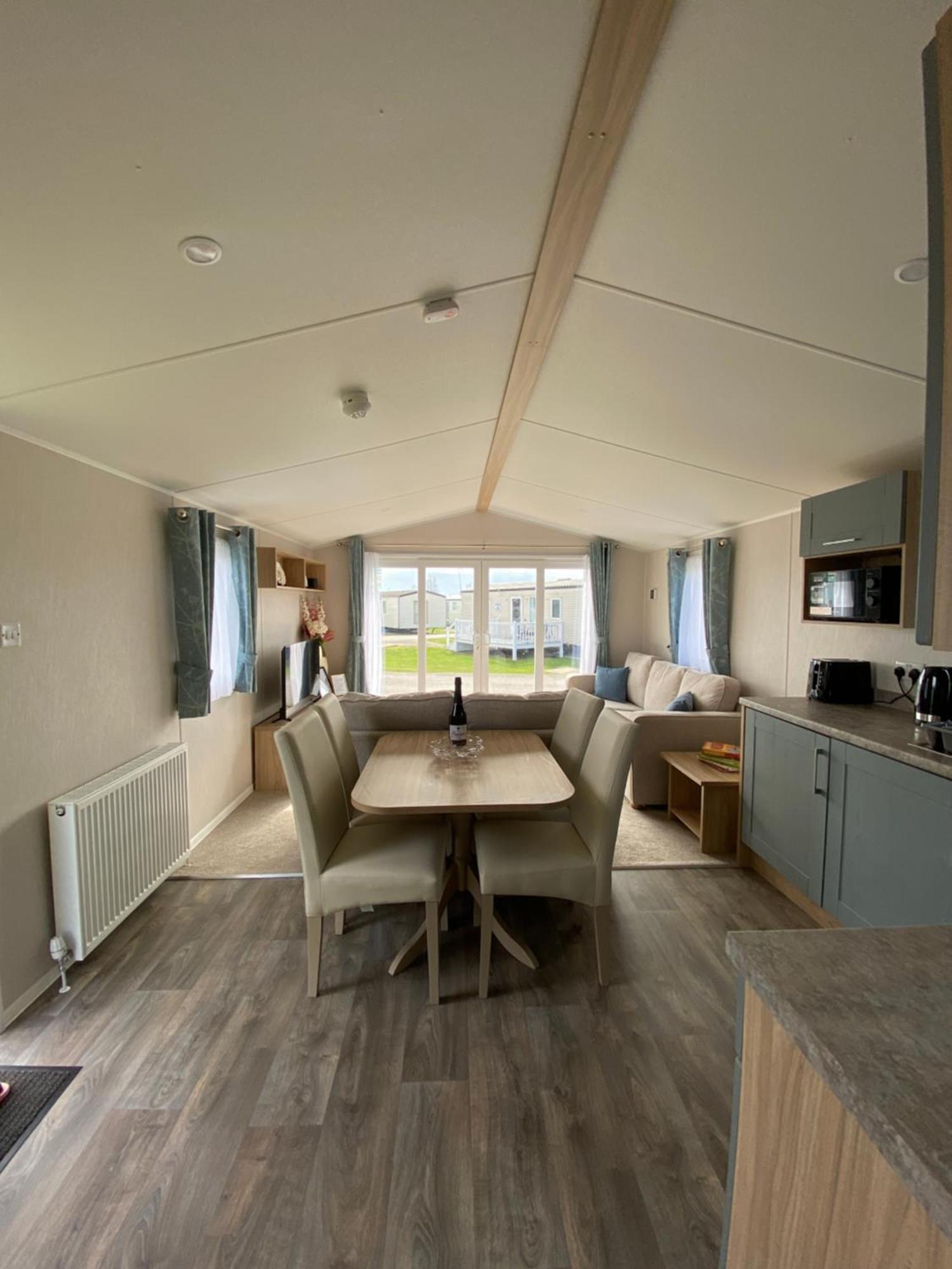 Verbzen Holiday Caravan At St Osyth Beach, Clacton-On-Sea By Verb Holidays Saint Osyth Екстериор снимка