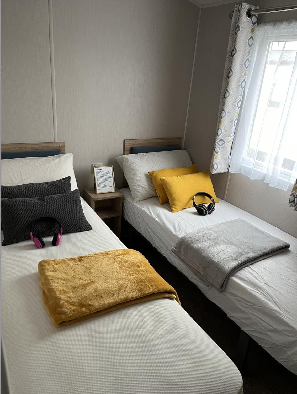 Verbzen Holiday Caravan At St Osyth Beach, Clacton-On-Sea By Verb Holidays Saint Osyth Екстериор снимка